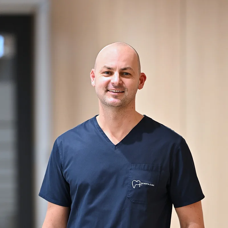 MDDr. Tomáš Barna